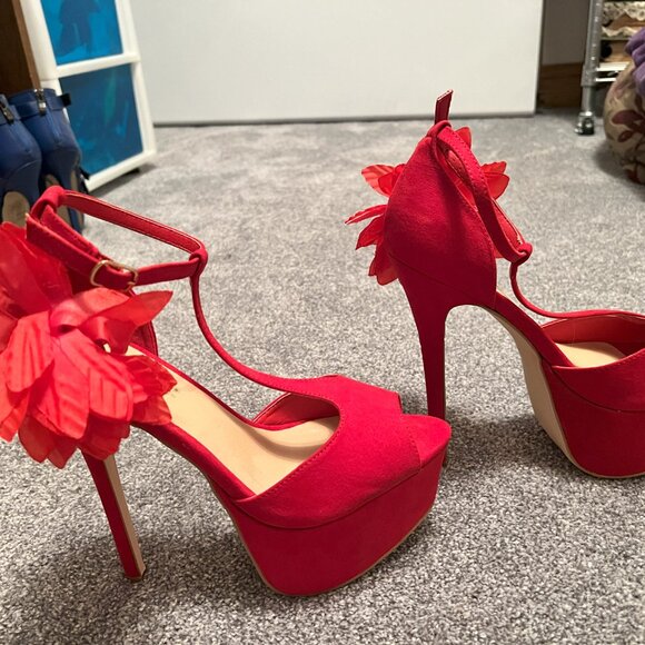 Red platform Heels - Picture 3 of 7